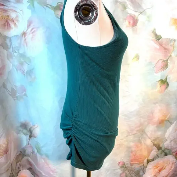 Green Ribbed Ruched Bottom Tank Top - Picture 2 of 4